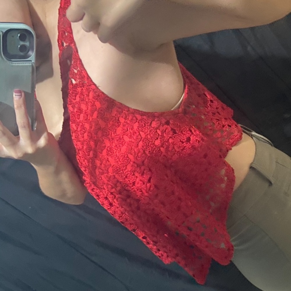 🚨 2/$10🚨 Red Top - Picture 5 of 6